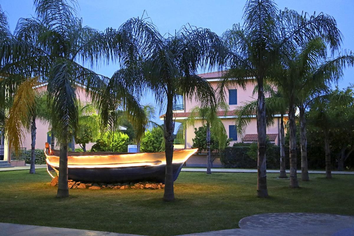 Club Esse Aquilia Beach Village Badolato Marina Exterior foto