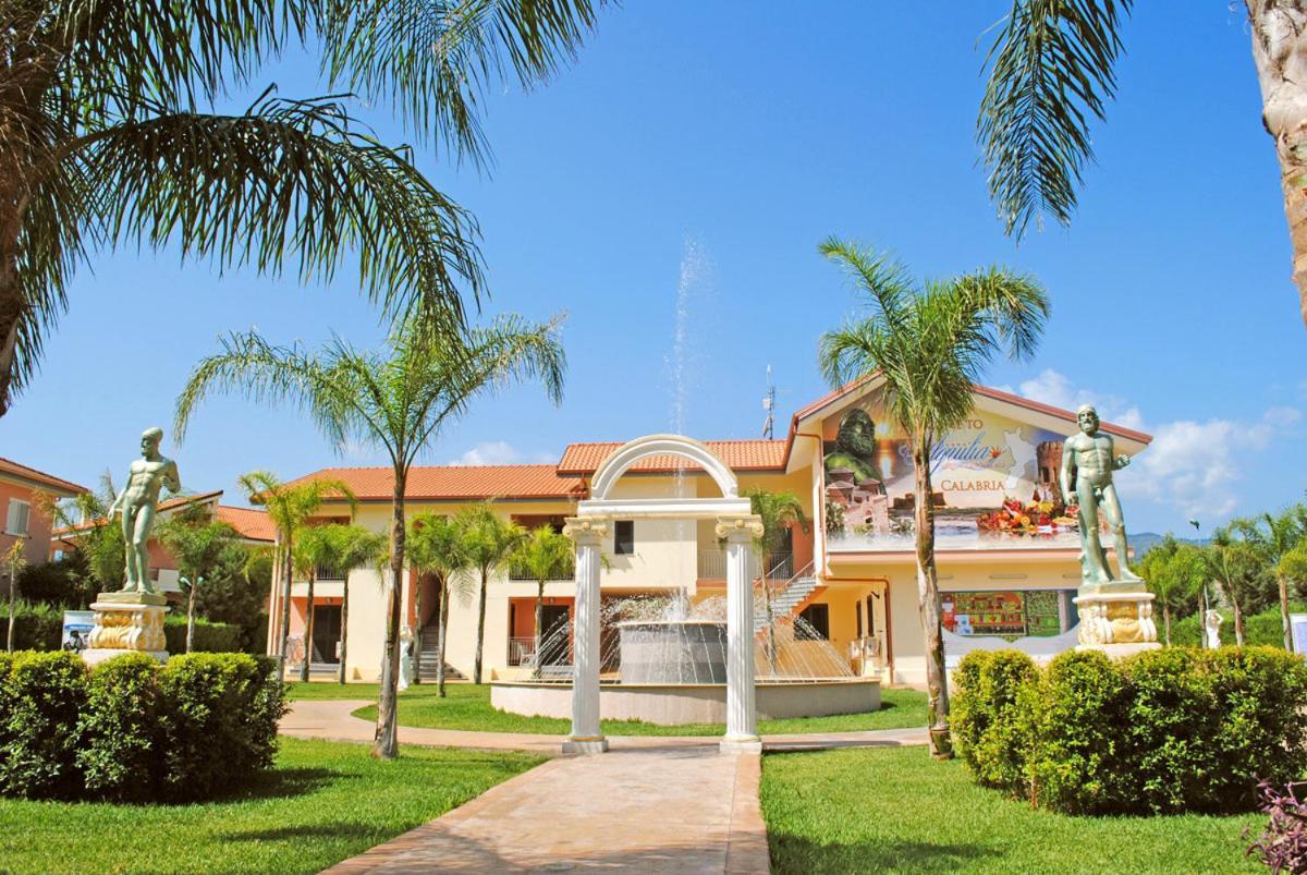Club Esse Aquilia Beach Village Badolato Marina Exterior foto